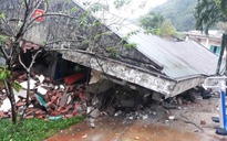 Quảng Bình: Quân nhân thoát nạn khi quả đồi sạt lở khiến 3 ngôi nhà đổ sập