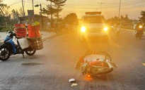 Quảng Nam: Bị xe khách va chạm từ phía sau, người phụ nữ đi xe máy tử vong