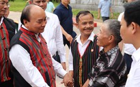 Chủ tịch nước Nguyễn Xuân Phúc thăm bà con xã vùng cao Tân Trạch tại Quảng Bình