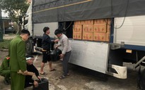 Quảng Bình: Thu giữ 885 chai rượu 'lậu' ngụy trang trong thùng chứa trái cây