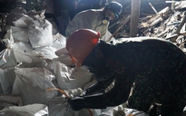 Binh chủng Hóa học đã thu gom được 5 tấn phế thải sau vụ cháy Rạng Đông