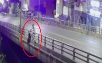 Công an xác minh việc cô gái tuột khỏi tay bạn trai rơi xuống cầu ở Thái Nguyên