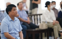 Cựu chủ tịch Hà Nội Nguyễn Đức Chung mong được gặp gia đình tại tòa