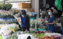 Ngày Phụ nữ Việt Nam 20.10: Chợ hoa TP.HCM hồi hộp chờ khách đến mua
