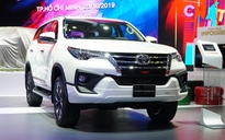Toyota Fortuner trẻ trung hút khách tại Triển lãm ô tô 2019