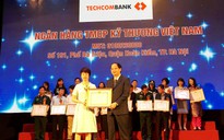 Techcombank lần thứ 3 liên tiếp được Cục thuế tuyên dương