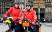 Gặp 2 chàng 'trai đẹp' tự đạp xe 14.000 km từ Đức sang Việt Nam