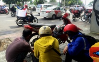 Vá xe kiểu 'cướp cạn' giữa Sài Gòn: 'Nhân vật chính' biến mất