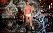 Harris dẫn chương trình Oscar 2015 trong... một chiếc quần lót