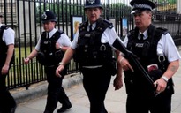 Cảnh sát Anh bắt giữ hai trẻ vị thành niên vì tình nghi khủng bố
