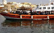 Ý cứu gần 3.700 người nhập cư lậu trên Địa Trung Hải