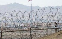 Lính đào tẩu Triều Tiên vượt biên sang Hàn Quốc