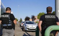 Pháp lo ngại tình trạng tội phạm giả cảnh sát để trấn lột du khách