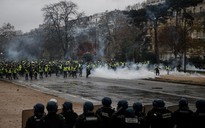 Bạo động vì tăng giá xăng dầu ở Pháp