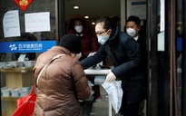 Trung Quốc thừa nhận thiếu khẩu trang, tố Mỹ gieo rắc hoảng loạn trong dịch viêm phổi