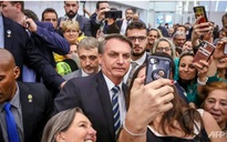 Mạng xã hội xóa video của Tổng thống Brazil vì tung tin sai lệch về Covid-19