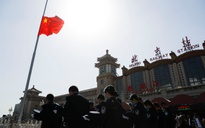 Trung Quốc tưởng niệm nạn nhân, 'liệt sĩ' tử vong vì Covid-19