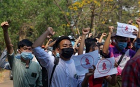 Giảng viên, sinh viên Myanmar biểu tình phản đối quân đội cầm quyền