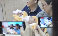2 bé song sinh dính nhau: 'Mong Bình An, Bình Yên được bình yên như tên'