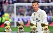 Mundo Deportivo: Cristiano Ronaldo nhận Quả bóng vàng ở đỉnh tháp Eiffel