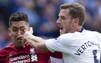 Tiền đạo Liverpool suýt bị mù vì pha chọc tay vào mắt của hậu vệ Tottenham