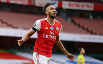 Aubameyang sẽ ở lại Arsenal sau khi ghi cú đúp