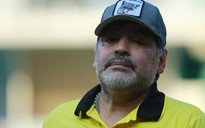 Huyền thoại Diego Maradona bất ngờ qua đời ở tuổi 60