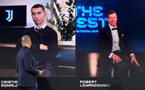 Cristiano Ronaldo ‘xụ mặt’ khi Lewandowski thắng giải FIFA The Best Cầu thủ xuất sắc nhất