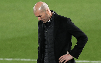HLV Zidane sẽ bị sa thải nếu Real Madrid không vô địch La Liga hoặc Champions League