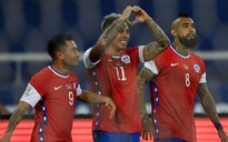 Copa America: 6 ngôi sao tuyển Chile mời phụ nữ về nơi ở đội tuyển mở tiệc