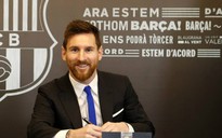 Lionel Messi ở lại Barcelona đến năm 2023