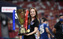 Madam Pang nhận giải thưởng vì giúp bóng đá Thái Lan phát triển