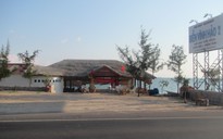 Vụ nhà hàng xây trên bãi biển: UBND H.Tuy Phong phản hồi ra sao?