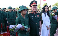 Thượng tướng Trần Đơn kiểm tra và dự lễ giao quân ở Bình Thuận
