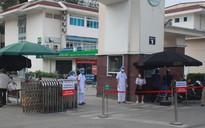 Thông báo khẩn: Thêm 2 ca Covid-19, Bệnh viện Bạch Mai đang 'nội bất xuất, ngoại bất nhập'