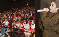 Fan Đà Nẵng vỡ òa khi Sơn Tùng M-TP bất ngờ xuất hiện tại rạp chiếu phim