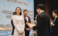 Hoa hậu Tường Linh nhận giải thưởng nghệ sĩ vì cộng đồng tại Hàn Quốc