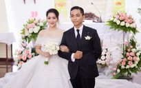 Khánh Thi - Phan Hiển làm lễ cưới trong nhà thờ