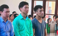 Hoãn xét xử bác sĩ Hoàng Công Lương vì luật sư không đến