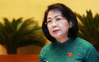Phó chủ tịch nước Đặng Thị Ngọc Thịnh trình Quốc hội Công ước 98