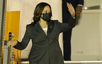 Phó tổng thống Mỹ Kamala Harris đến Hà Nội, bắt đầu chuyến thăm Việt Nam