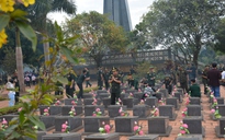 Đại tướng Huốt Chiêng viếng Nghĩa trang liệt sĩ H.Đức Cơ