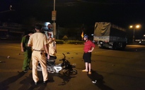 Tai nạn sáng 13.1 ở Đồng Xoài: Xe tải hất văng xe máy, 2 người bị thương nặng