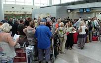 Cả triệu khách bị ảnh hưởng vì sửa sân bay