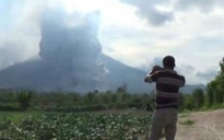 Núi lửa Sinabung lại phun trào