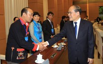 Chủ tịch QH Nguyễn Sinh Hùng gặp gỡ 30 thầy thuốc trẻ