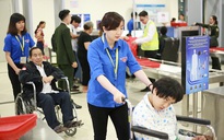 Cảng hàng không Tân Sơn Nhất huy động 240 tình nguyện viên phục vụ hành khách