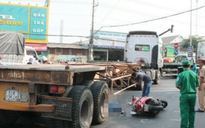 'Vượt đèn đỏ cán chết người', tài xế container bị đánh bầm dập