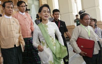 Aung San Suu Kyi trở thành 'Cố vấn nhà nước': Quá vội dễ quá đà