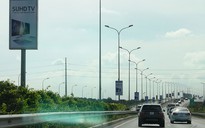 Quảng cáo quá nguy hiểm trên đường cao tốc: Phải đặt ATGT lên hàng đầu